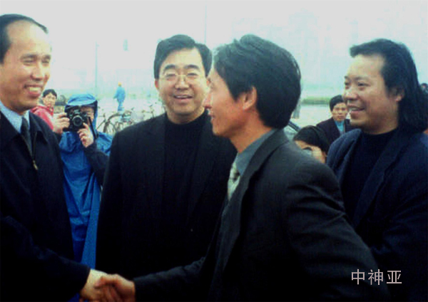 东方之光4-4a.jpg