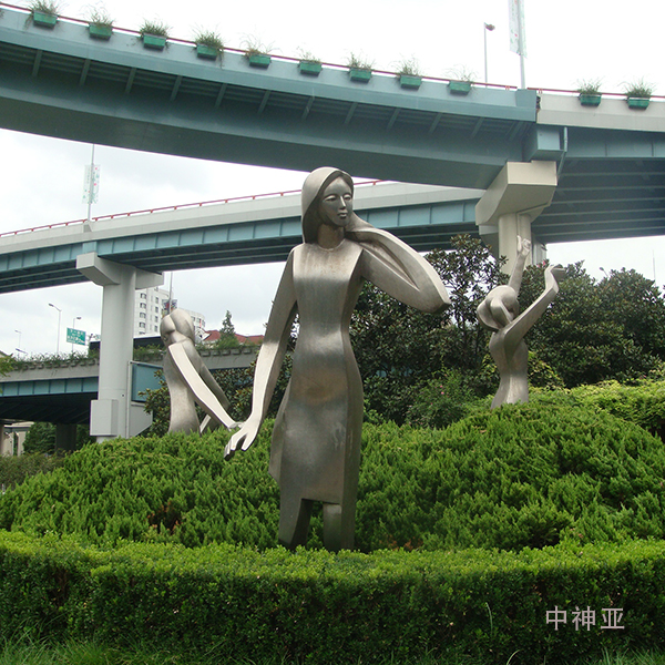 少女戏水(2).jpg