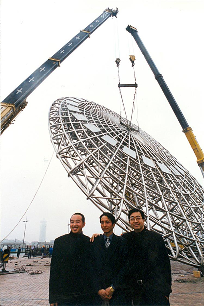 与陈逸飞.jpg